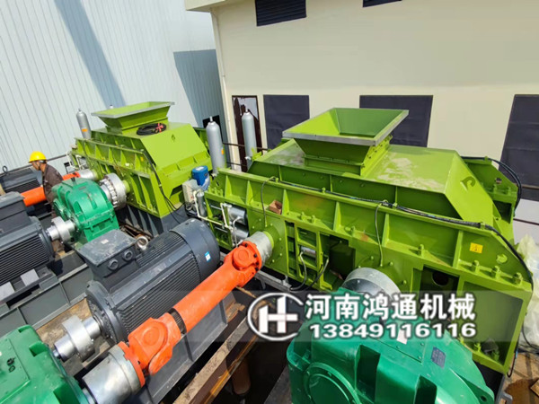 两台2PG1510全自动液压对辊制砂机到达浙江交投集团生产现场​(图3)