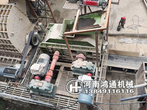 重庆2PG1610瓜米石对辊制砂机正常投入生产(图3)